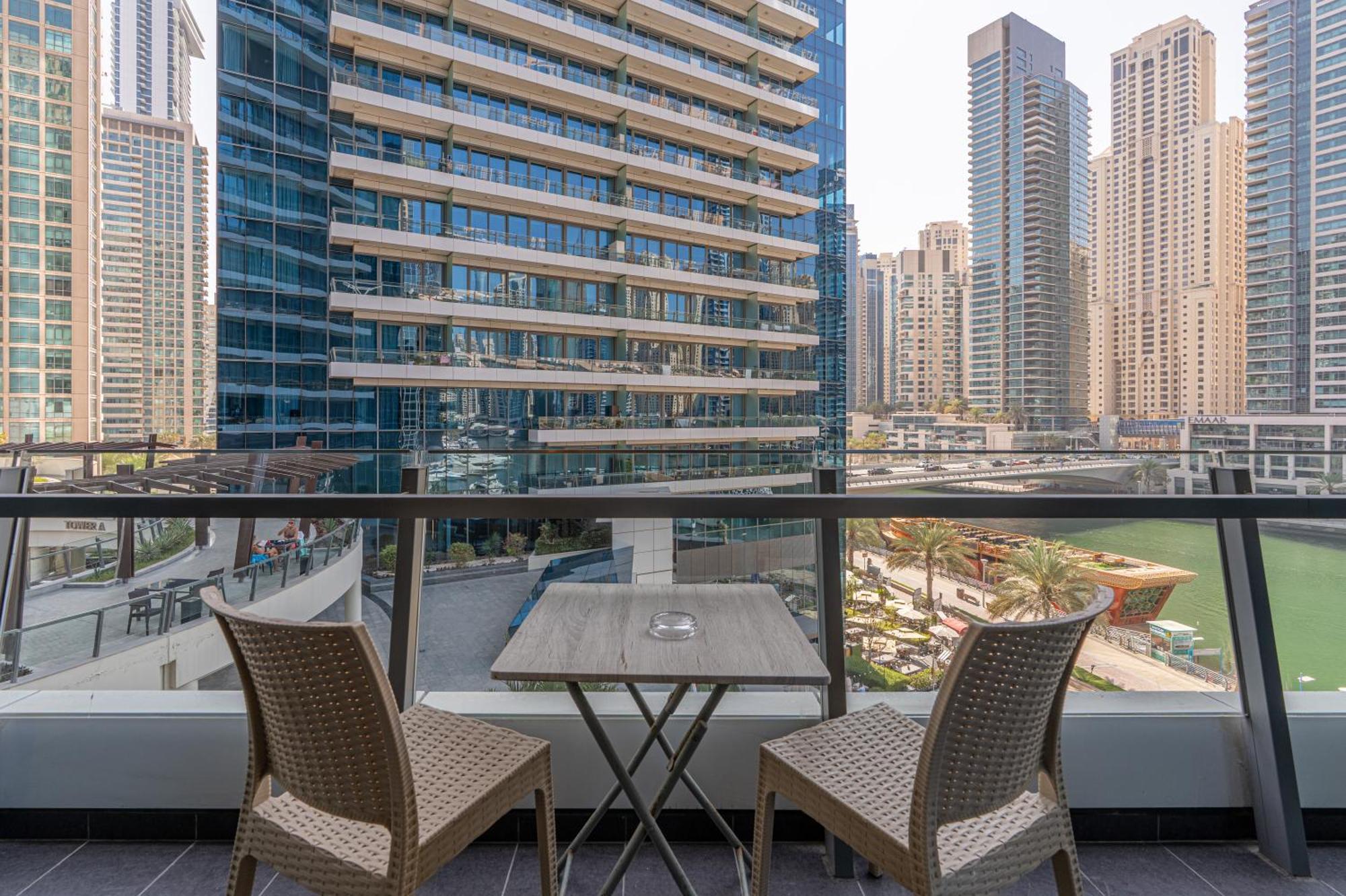 Silverene Towers - Of Choice Апартаменти Дубай